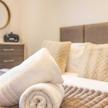 Central Windsor 1 Bedroom Gem,Shared Garden Ngoại thất bức ảnh
