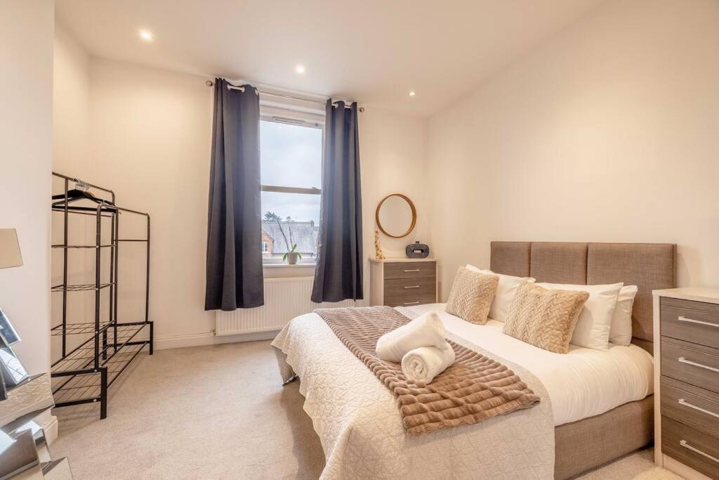 Central Windsor 1 Bedroom Gem,Shared Garden Ngoại thất bức ảnh